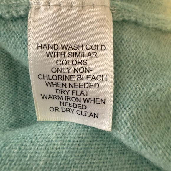 Prive 100% Cashmere Women’s Long Sleeve V- Neck Aqua Sweater Pullover Size M - Picture 7 of 7